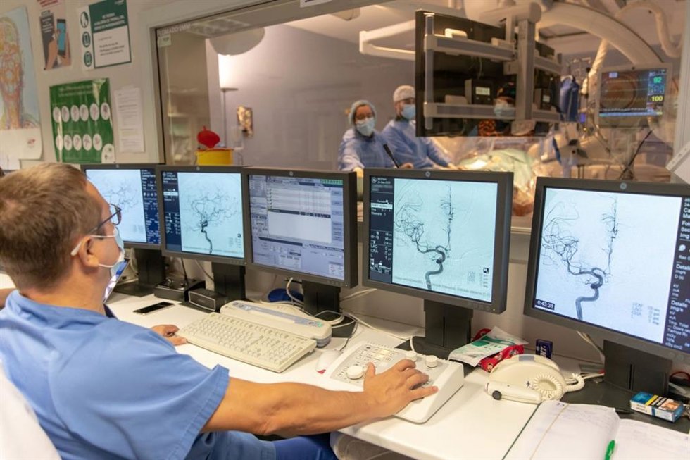 Archivo - Pruebas sanitarias en Son Espases
