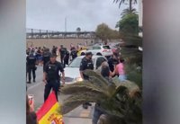 La diputada agredida de Ceuta pide "no echar gasolina a un fuego ya encendido" y dice que el PP alienta la violencia
