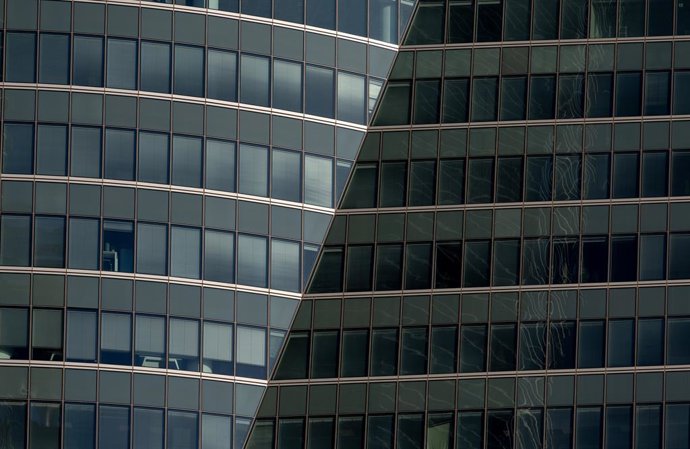 Archivo - Edificio de oficinas en el Cuatro Torres Business Area, a 26 de diciembre de 2023, en Madrid (España). 