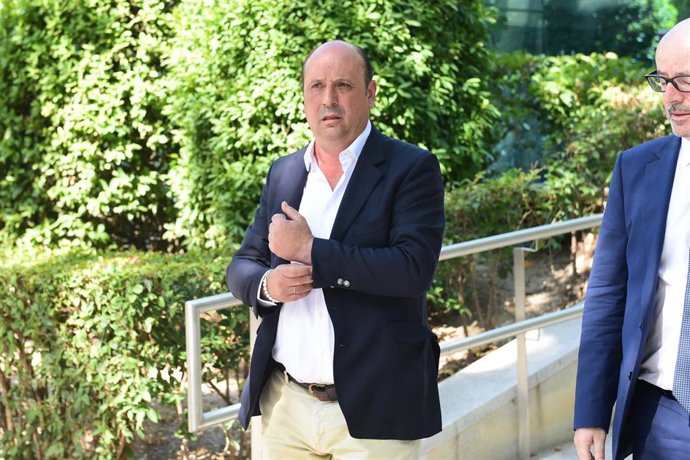 Archivo - El empresario dueño de la empresa Villafuel, Claudio Rivas, a su llegada a la Audiencia Nacional, a 9 de julio de 2026, en Madrid (España).