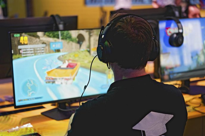 August 27, 2026, KÃLn, Nordrhein-Westfalen, Deutschland: Gamer auf der weltgrÃÃten Computerspielmesse Gamescom 2026 in der Koelnmesse. KÃln, 27.08.2026