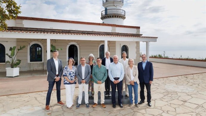 Las autoridades firmantes de la alianza estratégica del Consorci Oncològic Integral Nord Catalunya