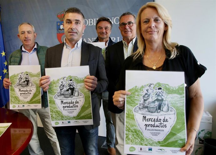 Presentación cartel feria productos en San Roque de Riomiera