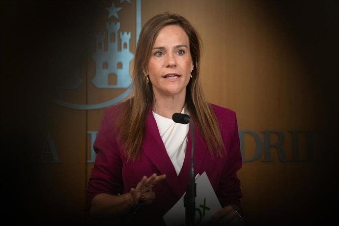 Archivo - La portavoz de VOX en la Asamblea de Madrid, Isabel Pérez Moñino, interviene durante un pleno, en la Asamblea de Madrid