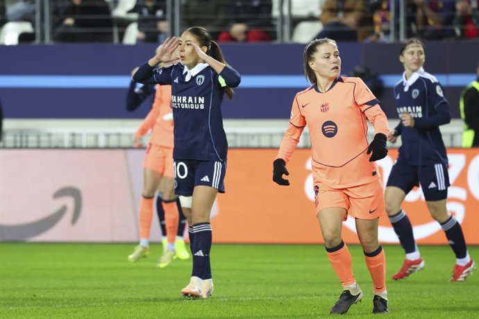 Archivo - December 17, 2025, Paris, France, France: Clara Mateo (Paris FC) Vs Claudia Pina