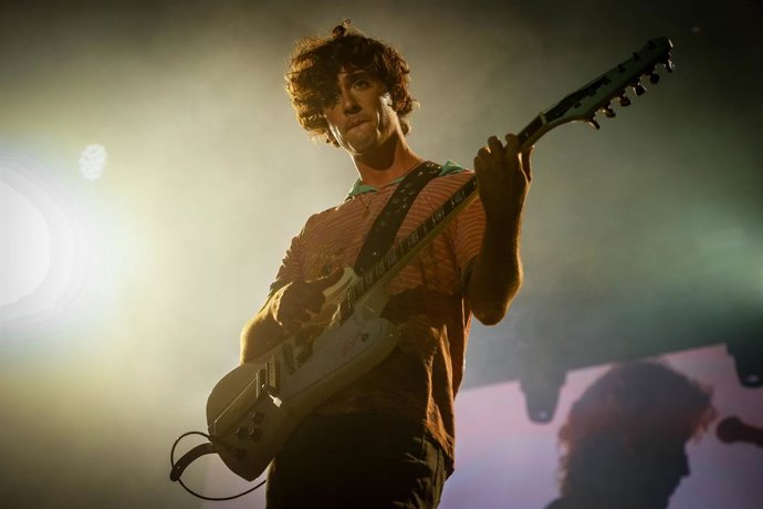 El artista Guitarricadelafuente durante su actuación en el Festival B, en el Parc del Fòrum, a 19 de septiembre de 2026, en Barcelona, Catalunya (España). Álvaro Lafuente Calvo, conocido artísticamente como Guitarricadelafuente, es un cantautor, guitarris
