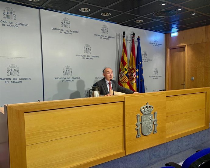 El delegado del Gobierno en Aragón, Fernando Beltrán, en rueda de prensa.
