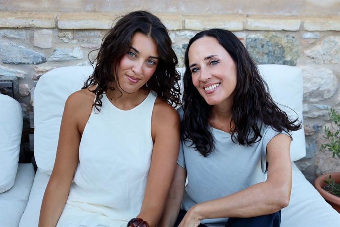 Luna Wagner y su madre María Parra.