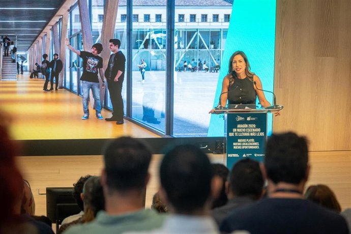 La alcaldesa de Zaragoza, Natalia Chueca, presenta el proyecto Distrito 7 en el Festival de Cine de San Sebastián