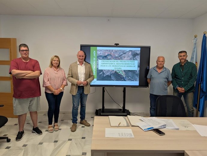 Presentación del proyecto para la interconexión del sistema de abastecimiento de la Sierra de Segura.