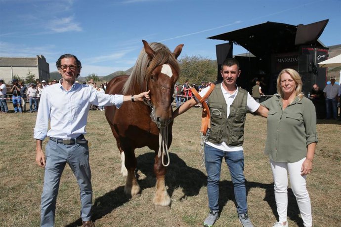 La consejera de Desarrollo Rural, Ganadería, Pesca y Alimentación, María Jesús Susinos, asiste a la Feria Caballar de San Mateo.