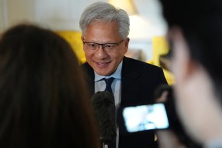 17 September 2026, United Kingdom, Cumnock: Nvidia chief executive Jensen Huang records a pool interview ahead of a meeting hosted by King Charles III for leaders from the artificial intelligence (AI) sector, Government, and thought leaders to discuss how