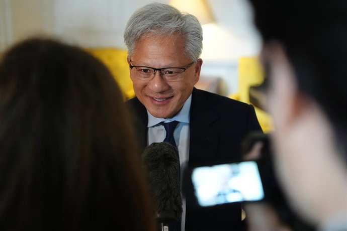 17 September 2026, United Kingdom, Cumnock: Nvidia chief executive Jensen Huang records a pool interview ahead of a meeting hosted by King Charles III for leaders from the artificial intelligence (AI) sector, Government, and thought leaders to discuss how