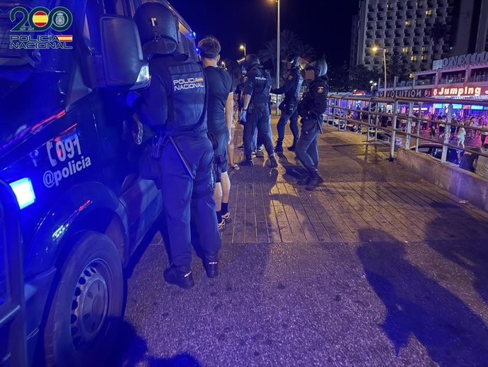 Dispositivo de seguridad de la Policía Nacional en la zona de ocio de Las Verónicas