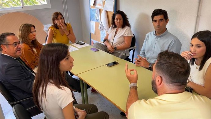 Reunión mantenida en el IES Los Montecillos en Coín, Málaga.