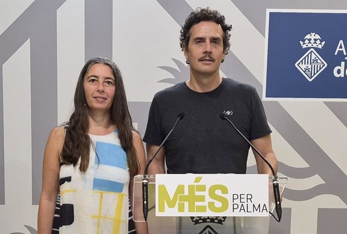 El candidato a la alcaldía de MÉS per Palma, David Pujol, y la portavoz municipal, Neus Truyol.