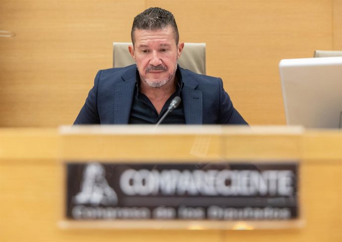 O ex-diretor da Agência Valenciana de Segurança e Resposta a Emergências, Emilio Argüeso Torres, comparece perante a Comissão de Inquérito sobre a tempestade “Dana”, no Congresso dos Deputados, em 21 de setembro de 2026, em Madri (Espanha). A comissão