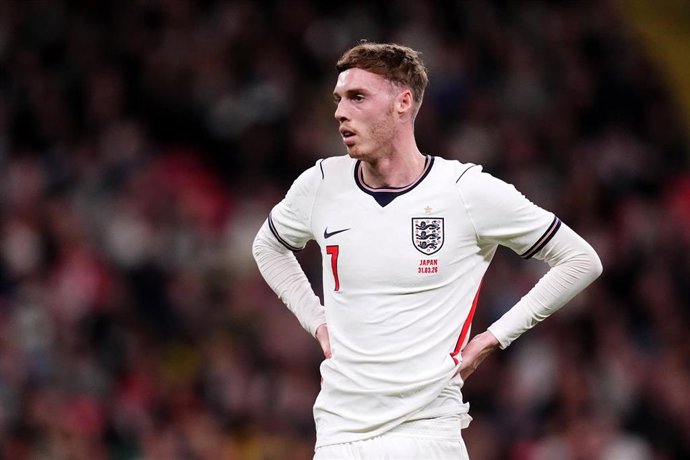 Archivo - El centrocampista inglés Cole Palmer disputando un partido con su selección.
