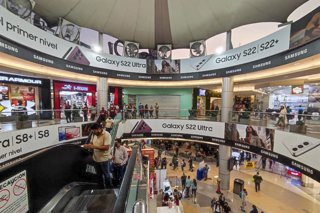 Archivo - Perú.- Tiendas por departamento no pueden impedir cambio de productos comprados en outlets