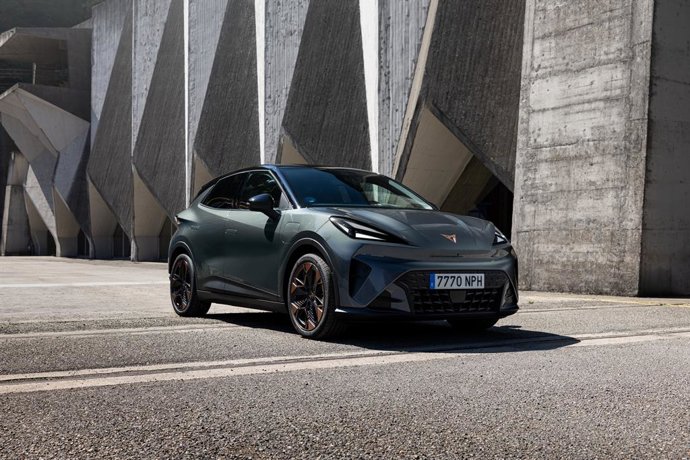 Cupra amplía al Raval con una versión Endurance de 210 CV y más autonomía, desde 35.010 euros en España