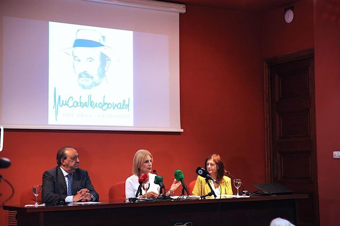 La alcaldesa de Jerez de la Frontera (Cádiz), María José García-Pelayo, en la presentación del Año de Caballero Bonald.