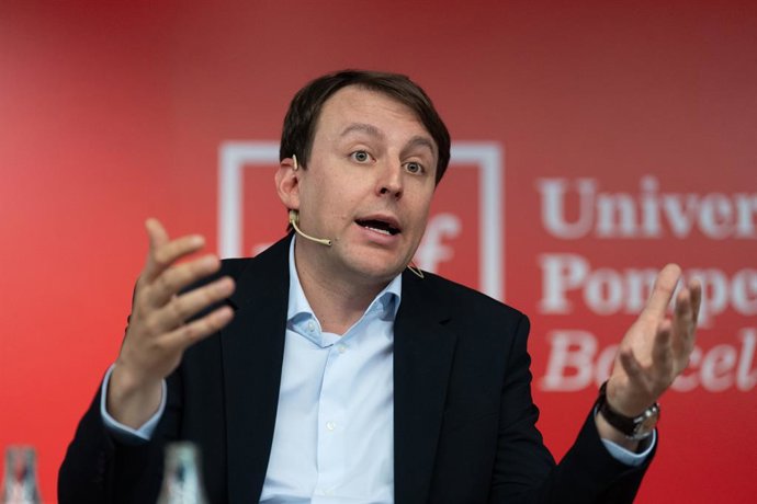 Archivo - Arquivo - O eurodeputado e candidato do PSC às eleições europeias, Javi López, durante um debate para as eleições europeias de 9 de junho, no Auditori da UPF, em 22 de maio de 2024, em Barcelona, Catalunha (Espanha). Organizado pela Deba-t.org, 