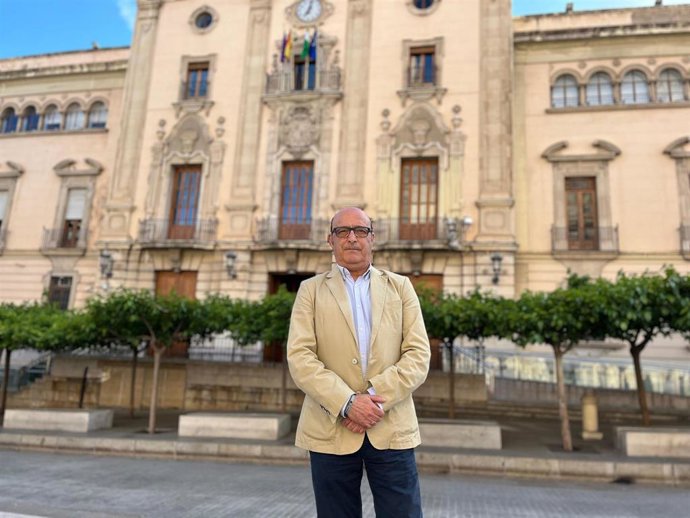 Archivo - El concejal del Grupo Popular de Ayuntamiento de Jaén, Vicente Oya. Imagen de archivo. 