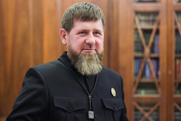 Archivo - Arquivo - RÚSSIA, MOSCOU - 29 DE ABRIL DE 2026: Ramzan Kadyrov, chefe da República da Chechênia, participa de uma reunião com Vladimir Putin, presidente da Rússia, no Kremlin de Moscou