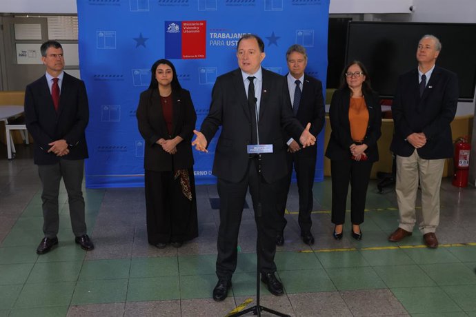 Santiago, 21 de Septiembre del 2026.  El ministro de Vivienda y Urbanismo, Iván Poduje se reúne por primera vez con la nueva mesa directiva de la Cámara Chilena de la Construcción (CChC), encabezada por su presidente, Raimundo Rencoret.  Luis