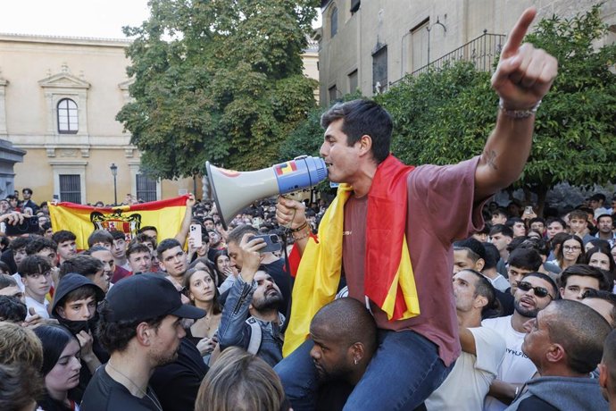Archivo - El 'influencer' político Vito Quiles, en unl acto en la Facultad de Derecho de la Universidad de Granada.