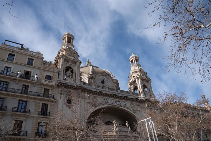 Archivo - Fachada del Teatro Coliseum de Barcelona