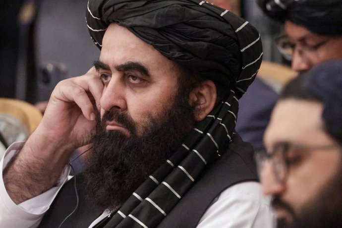 Archivo - RUSSIA, MOSCOW - OCTOBER 7, 2025: The Minister of Foreign Affairs in Afghanistan'sÂ interim government formedÂ by the Taliban movement, Amir Khan Muttaqi, (L) during the 7th Meeting of the Moscow Format of Consultations on Afghanistan at the Pre
