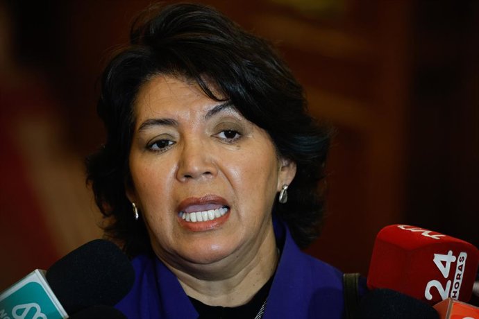 Santiago, 8 de junio de 2026.  El Consejo Fiscal Autonomo, presidido por Paula Benavides realiza su intervencion durante la Comision de Hacienda del Senado en la sede Santiago del Congreso Nacional  Diego Martin/Aton Chile