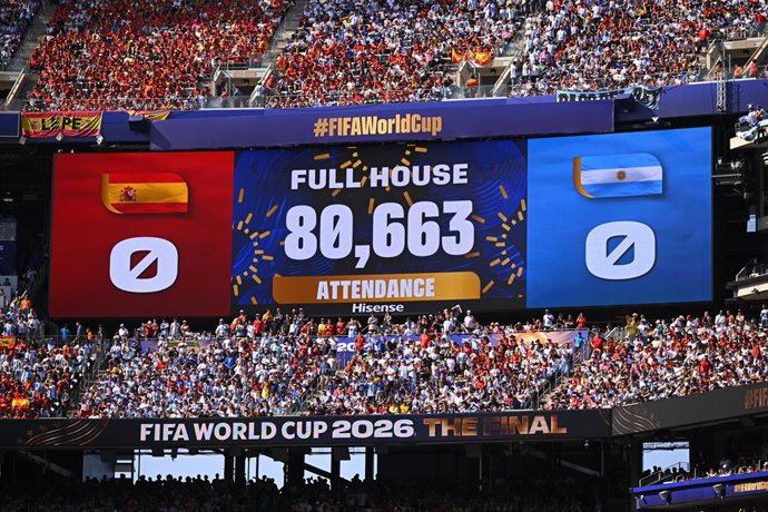 Archivo - Arquivo – 19 de julho de 2026, EUA, East Rutherford: Os números de público e o placar são exibidos na tela durante a final da Copa do Mundo da FIFA de 2026 entre Espanha e Argentina no Estádio de Nova York-Nova Jersey (MetLife Stadium). Foto: To