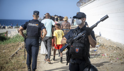 Última hora de la crisis migratoria en Ceuta 2026, en directo: Marruecos, nuevas entradas y retornos