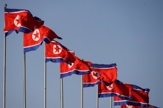 Archivo - NORTH KOREA, PYONGYANG - APRIL 15, 2026: National flags of North Korea wave on the Day of the Sun as the country celebrates 114 years since the birth of its founder Kim Il Sung (1912-1994)