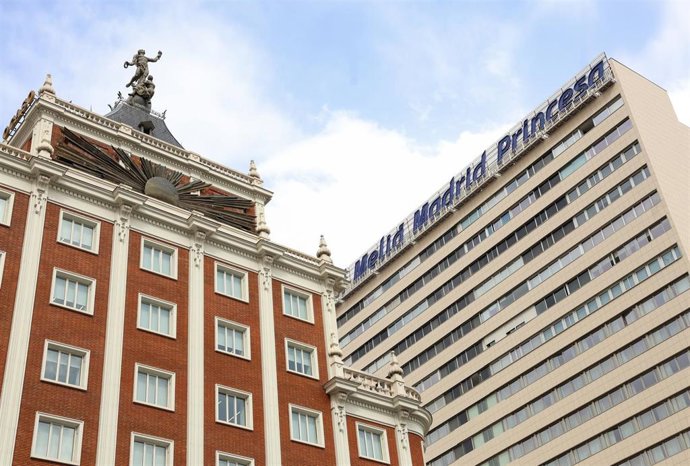 Archivo - Fachada exterior del hotel Meliá en la calle Princesa
