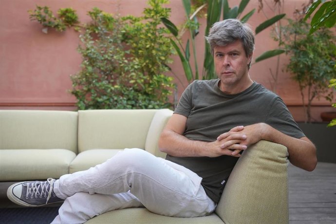 El escritor David Szalay presenta en Barcelona la novela ganadora del Booker 'La carne'