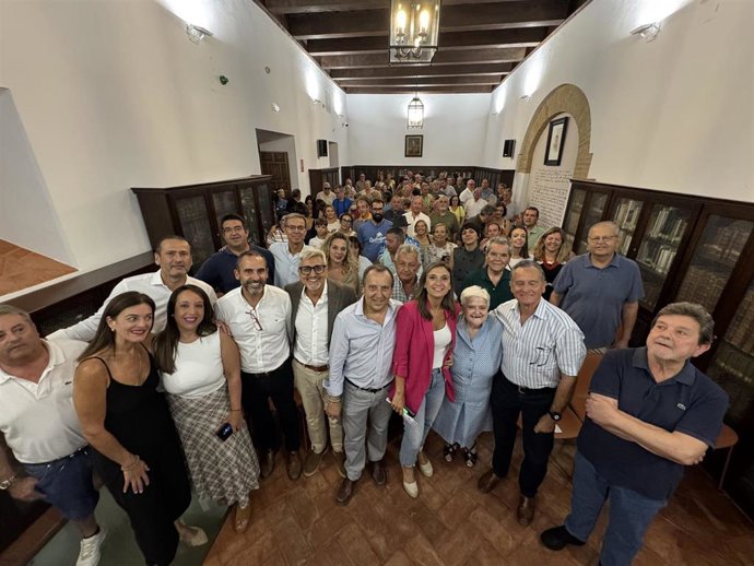 Representantes del PSOE apoyan a Ruiz Espejo para recuperar la Alcaldía de Antequera.