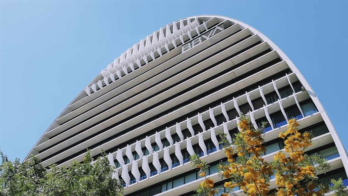 Archivo - Edificio de BBVA en Madrid.
