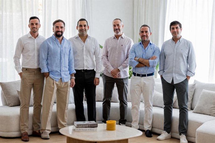 Blossom Investment Group y Criptopocket.