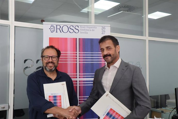 Firma del convenio de colaboración entre la ROSS y Juventudes Musicales.