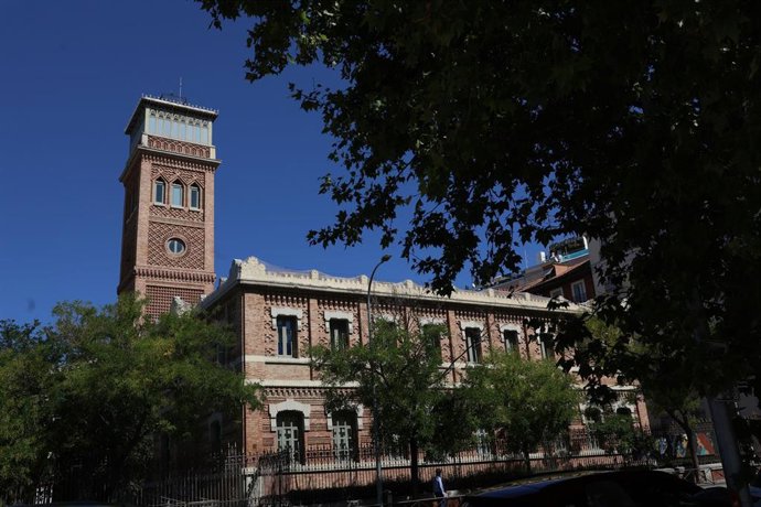 Fachada exterior de la Casa Árabe, en el edificio de las antiguas Escuelas Aguirre, a 3 de septiembre de 2026, en Madrid (España).