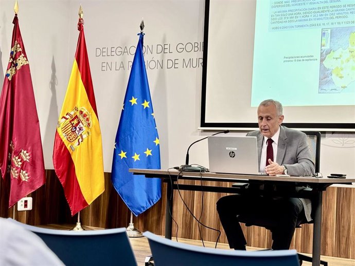 Presentación del balance climático del verano y la predicción estacional del otoño por el delegado territorial de AEMET en Murcia, Juan Esteban Palenzuela.