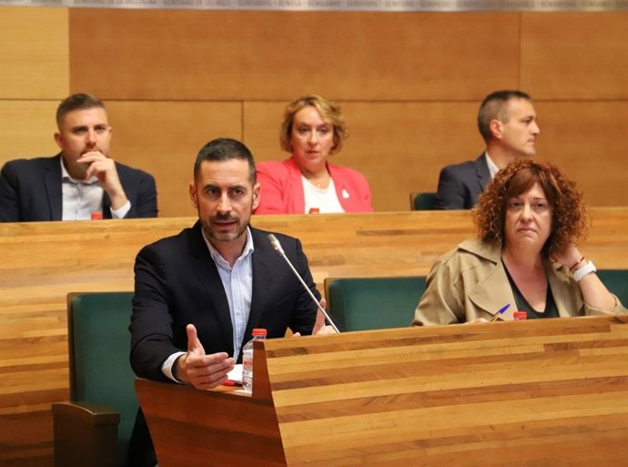 Archivo - El portavoz socialista, Carlos Fernández Bielsa, en imagen de archivo. 
