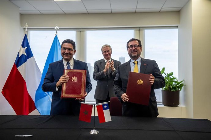 Los ministros de Exteriores de Chile, Francisco Pérez Mackenna, y de Marruecos, Nasser Bourita