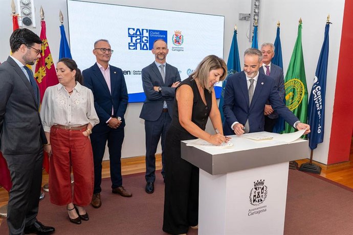 Firma del convenio entre el Ayuntamiento de Cartagena y la Universidad de Murcia