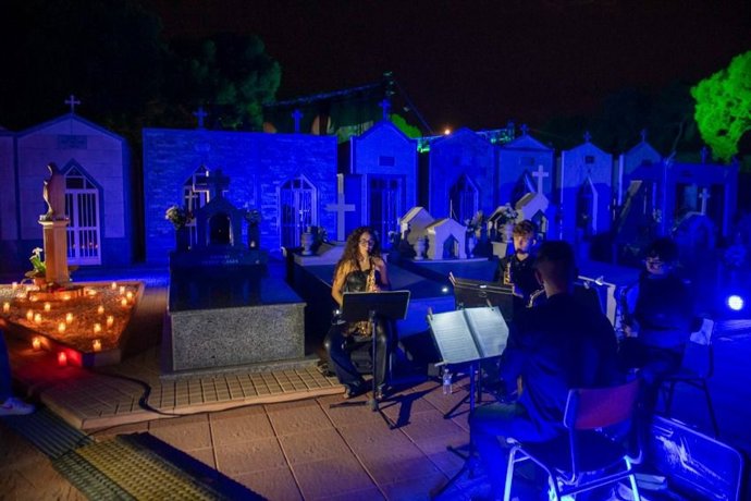 Archivo - El cementerio de San Javier acoge la repreentación de 'Don Juan Tenorio' (Archivo)