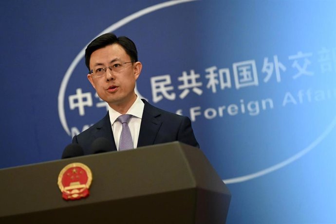 Archivo - El portavoz del Ministerio de Exteriores de China, Guo Jiakun, durante una rueda de prensa en abril de 2026 (archivo)