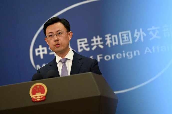Archivo - Arquivo - 13 de abril de 2026, China, Pequim: Guo Jiakun, porta-voz do Ministério das Relações Exteriores da China, fala com jornalistas. O Ministério das Relações Exteriores da China comentou os últimos desdobramentos da guerra no Irã. Foto: Jo